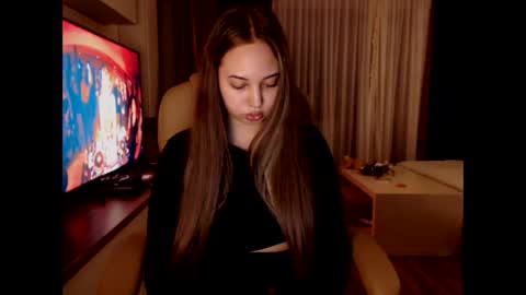 Kim Lee  online show from 01-07-25, 04:27