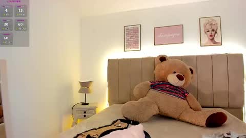 Kim  online show from 11-14-25, 04:00