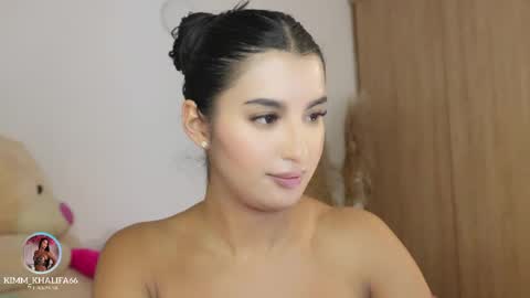 Kim  online show from 04-25-26, 01:30