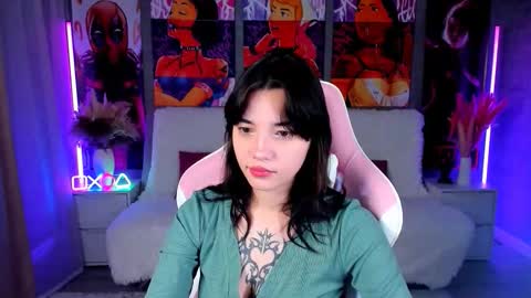 Snapshot of kimm_wong chatting on 12-01-25, 12:32 kimm wong online show from 12-01-25, 12:32