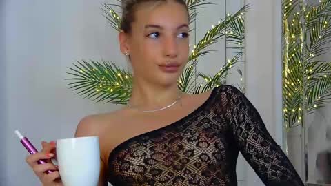 Snapshot of kimmdaviss chatting on 05-31-26, 12:45 kimmdaviss online show from 05-31-26, 12:45