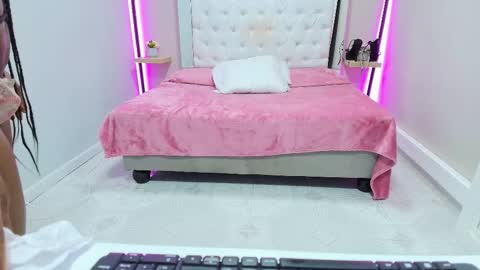 Kim online show from 10-28-25, 12:52