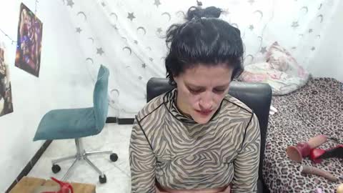 Snapshot of kimmy_sander1 chatting on 12-31-24, 07:42 Kimmy online show from 12-31-24, 07:42