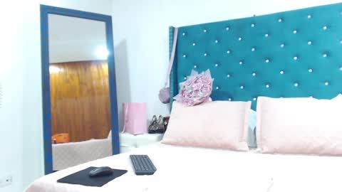 Kim online show from 10-02-25, 04:36