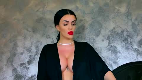 Kim Wilmes online show from 03-24-26, 06:02