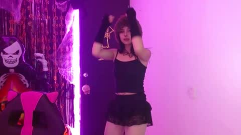 Kind Scarlett online show from 10-29-25, 02:58