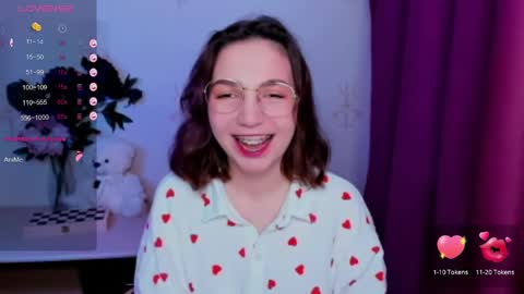 Hazel online show from 04-19-26, 06:10