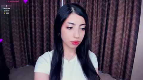 Snapshot of kindraevert chatting on 11-17-25, 05:02 Megan online show from 11-17-25, 05:02