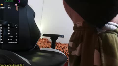 king7045 online show from 02-19-25, 07:39