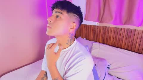 king  help me reach 100 likes online show from 03-09-26, 09:52