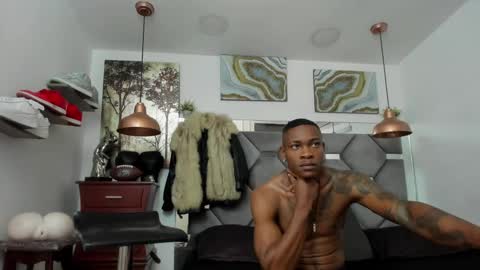 Snapshot of king_fitt_ chatting on 02-04-25, 12:22 HOT MEN BLACK online show from 02-04-25, 12:22