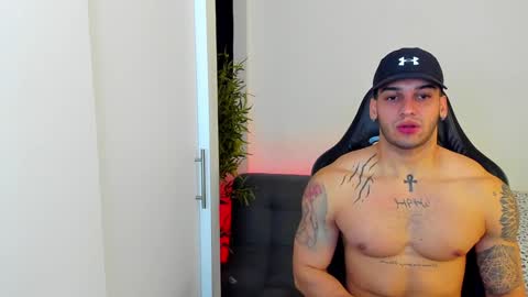 Snapshot of king_of_kings__ chatting on 12-13-24, 04:11 king_of_kings__ online show from 12-13-24, 04:11