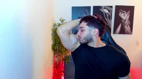 Snapshot of king_of_kings__ chatting on 01-01-25, 10:35 king_of_kings__ online show from 01-01-25, 10:35