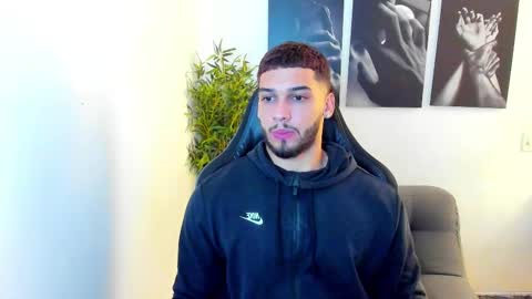 Snapshot of king_of_kings__ chatting on 02-14-25, 02:50 king_of_kings__ online show from 02-14-25, 02:50