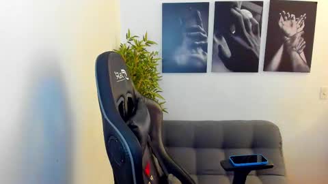 Snapshot of king_of_kings__ chatting on 02-25-25, 12:58 king_of_kings__ online show from 02-25-25, 12:58