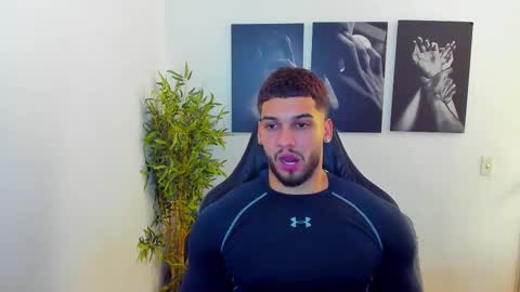 Snapshot of king_of_kings__ chatting on 03-08-25, 01:39 king_of_kings__ online show from 03-08-25, 01:39