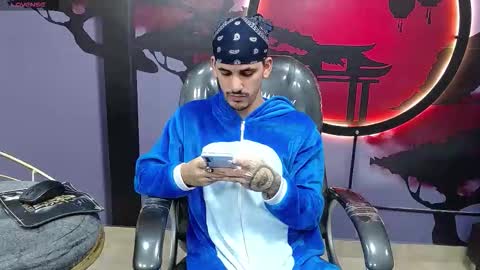 king voy online show from 10-28-25, 09:17