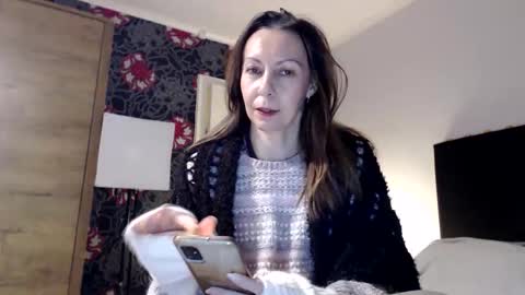 Snapshot of kingandprincess chatting on 12-16-25, 07:52 sexysexyhotwetpinkredpussy online show from 12-16-25, 07:52