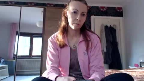 Snapshot of kingandprincess chatting on 06-19-26, 07:17 sexysexyhotwetpinkredpussy online show from 06-19-26, 07:17