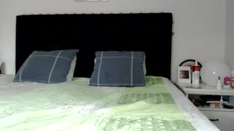 Snapshot of kingandprincess chatting on 06-23-26, 06:39 sexysexyhotwetpinkredpussy online show from 06-23-26, 06:39