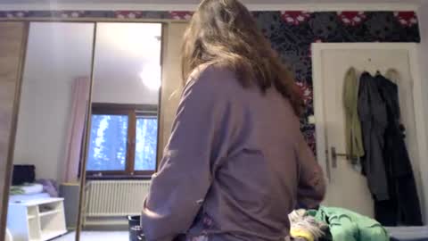 Snapshot of kingandprincess chatting on 06-27-26, 09:20 sexysexyhotwetpinkredpussy online show from 06-27-26, 09:20