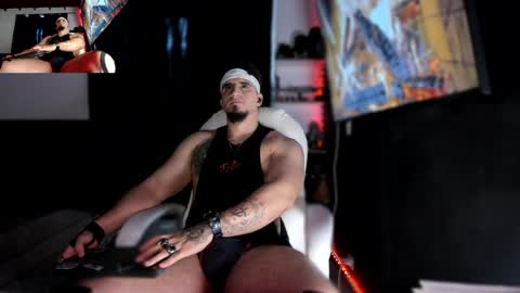 Snapshot of kingbear777 chatting on 12-03-24, 07:00 King Bear online show from 12-03-24, 07:00