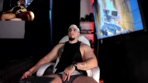 Snapshot of kingbear777 chatting on 12-05-24, 08:33 King Bear online show from 12-05-24, 08:33