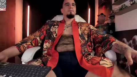 King Bear online show from 04-10-26, 03:34