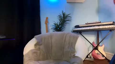 Snapshot of kingcorbra chatting on 03-04-25, 06:58 KC online show from 03-04-25, 06:58