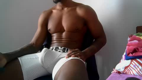 Snapshot of kingdavidmaster chatting on 05-25-26, 06:03 King online show from 05-25-26, 06:03