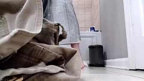 Snapshot of kingdongkonglong chatting on 12-19-24, 02:45 kingdongkonglong online show from 12-19-24, 02:45