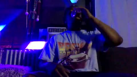 Snapshot of kinglibra420 chatting on 01-11-25, 05:20 loyal fuck online show from 01-11-25, 05:20