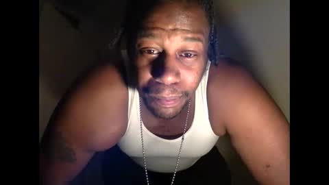 Snapshot of kinglibra420 chatting on 10-25-25, 06:32 loyal fuck online show from 10-25-25, 06:32