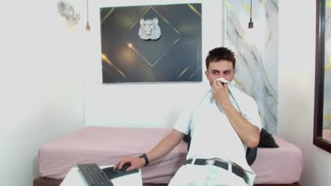 KING  online show from 04-23-26, 04:46