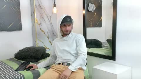 Snapshot of kingoftemptation chatting on 05-07-26, 04:18 KING online show from 05-07-26, 04:18