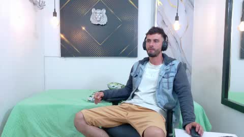 Snapshot of kingoftemptation chatting on 06-10-26, 04:01 KING online show from 06-10-26, 04:01