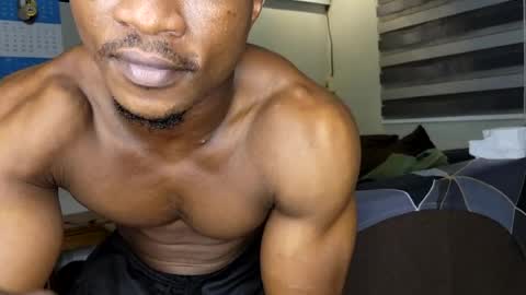 Snapshot of kingroy9 chatting on 07-12-26, 01:02 kingroy9 online show from 07-12-26, 01:02