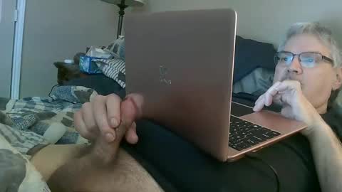 kingtongue10 online show from 01-01-25, 04:50