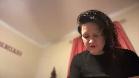 Snapshot of kinkbitch25 chatting on 01-20-25, 09:32 Kinkbitch online show from 01-20-25, 09:32