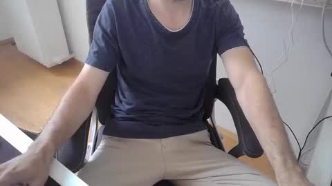 Snapshot of kinky_alaric chatting on 06-10-26, 11:31 kinky_alaric online show from 06-10-26, 11:31