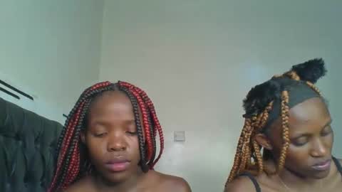 Snapshot of kinky_aria chatting on 09-16-25, 03:29 kinky_aria online show from 09-16-25, 03:29