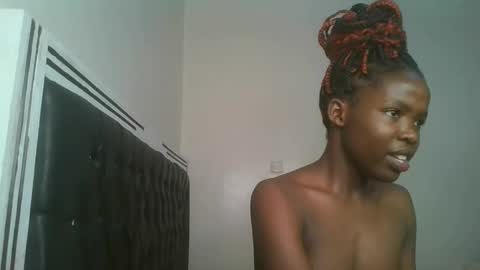 Snapshot of kinky_aria chatting on 09-19-25, 05:24 kinky_aria online show from 09-19-25, 05:24