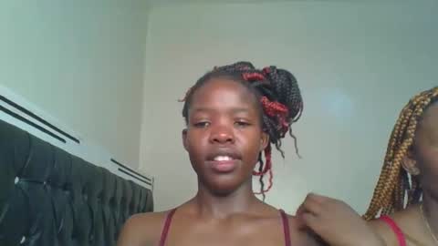 Snapshot of kinky_aria chatting on 09-23-25, 07:17 kinky_aria online show from 09-23-25, 07:17