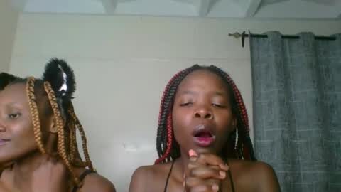 Snapshot of kinky_aria chatting on 09-25-25, 06:00 kinky_aria online show from 09-25-25, 06:00