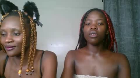 Snapshot of kinky_aria chatting on 09-26-25, 06:23 kinky_aria online show from 09-26-25, 06:23