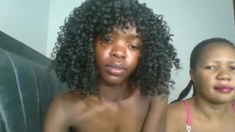 Snapshot of kinky_aria chatting on 10-18-25, 05:14 kinky_aria online show from 10-18-25, 05:14