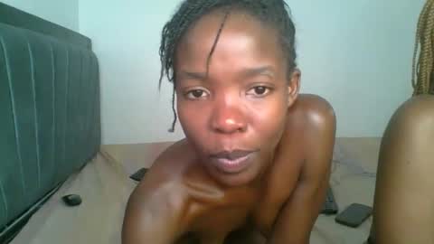 Snapshot of kinky_aria chatting on 10-25-25, 06:13 kinky_aria online show from 10-25-25, 06:13