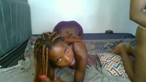 Snapshot of kinky_aria chatting on 11-16-25, 11:21 kinky_aria online show from 11-16-25, 11:21