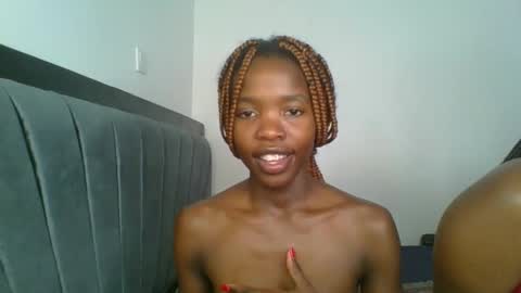 Snapshot of kinky_aria chatting on 11-18-25, 11:37 kinky_aria online show from 11-18-25, 11:37