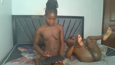 Snapshot of kinky_aria chatting on 11-27-25, 09:28 kinky_aria online show from 11-27-25, 09:28